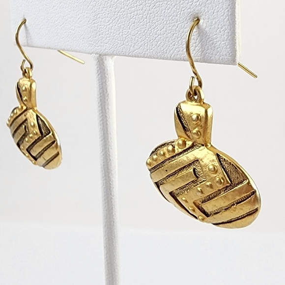 Chico's dangle earrings with metal tooling antique gold tone black details - Picture 11 of 11